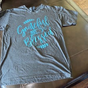 i’m selling this super soft and comfy T-Shirt!!